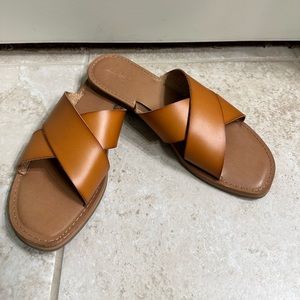 Universal Thread tan sandals size 10